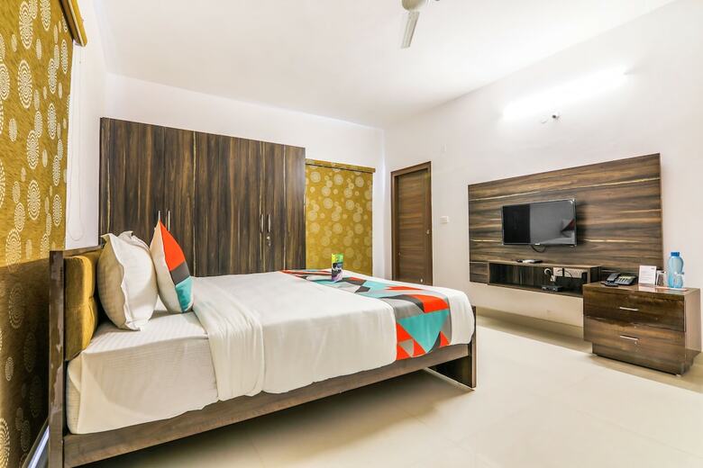 Fabhotel Prestige Castle Inn