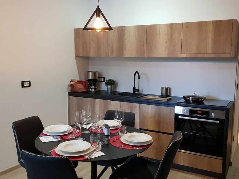 House Mojca - Apartments Lena