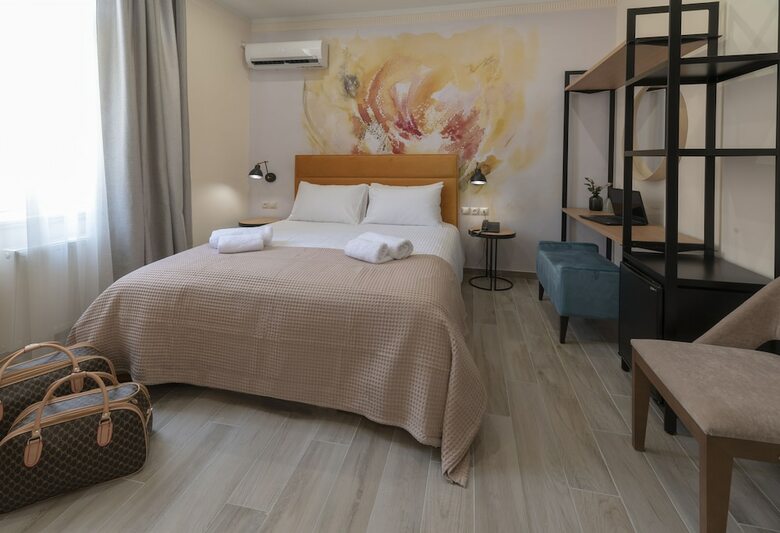 Hotel Athens Market Portrait