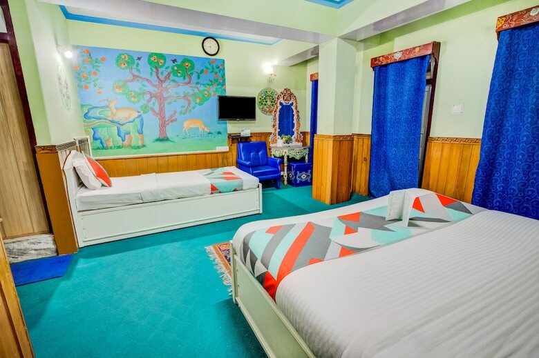 Fabhotel Snow Lion
