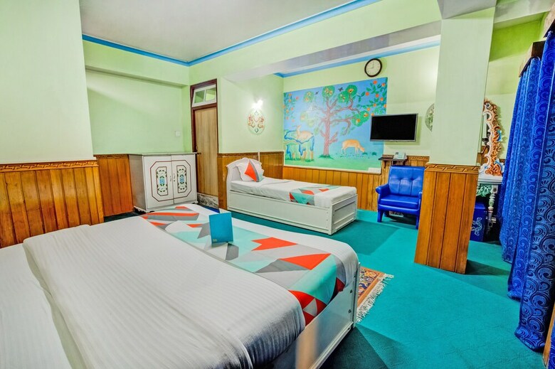 Fabhotel Snow Lion