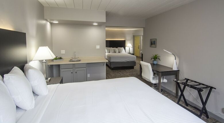 Americana Modern Hotel