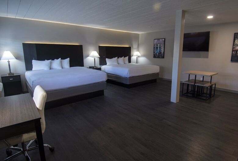 Americana Modern Hotel