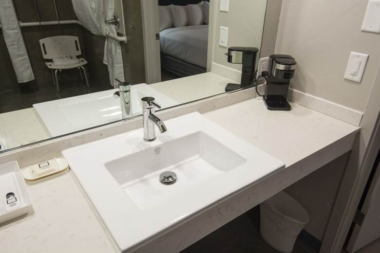 Americana Modern Hotel