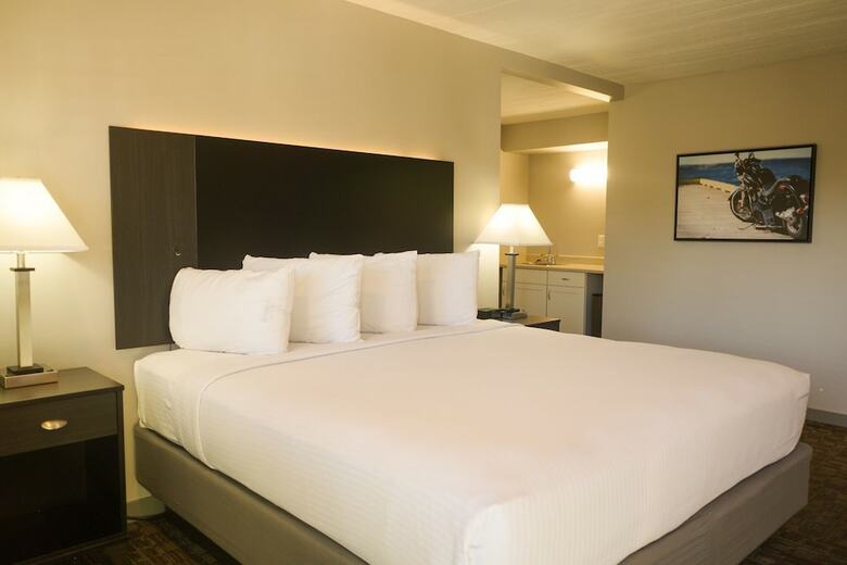 Americana Modern Hotel