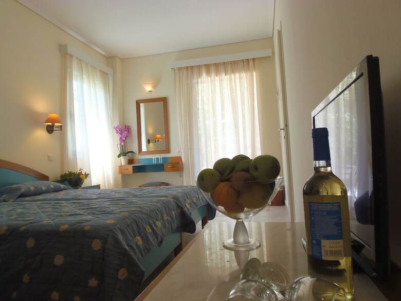 Yakinthos Hotel