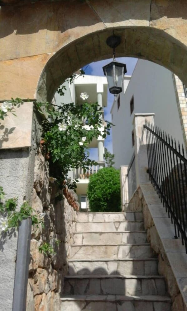Majero Apartments