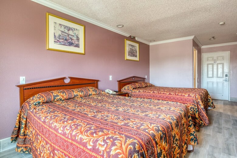 Motel Passport Inn & Suites