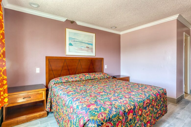 Motel Passport Inn & Suites