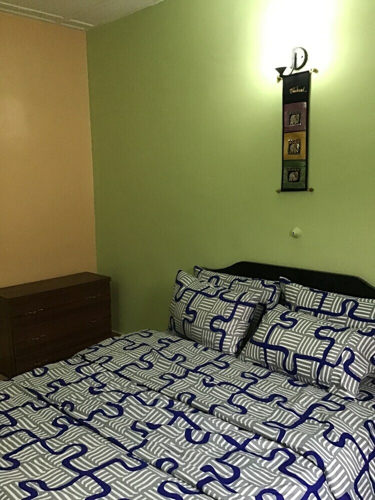 Gees Shortlets Apartments