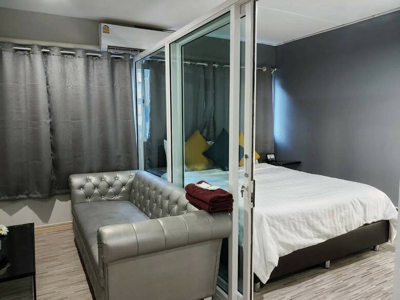 Hotel Bangkok Impact Popular Comdominium