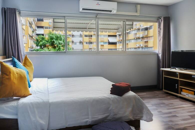 Hotel Bangkok Impact Popular Comdominium