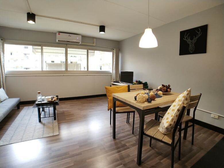 Hotel Bangkok Impact Popular Comdominium