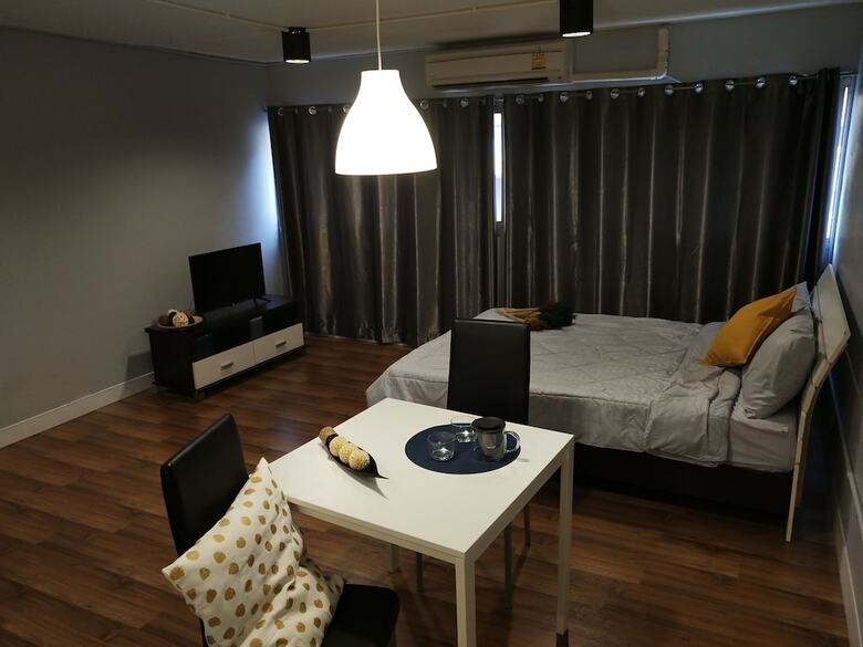 Hotel Bangkok Impact Popular Comdominium