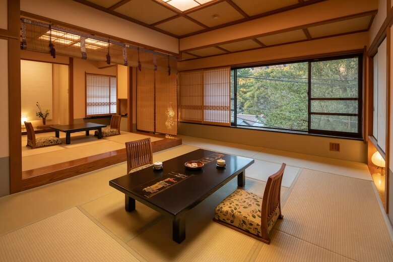 Hakone Kamon