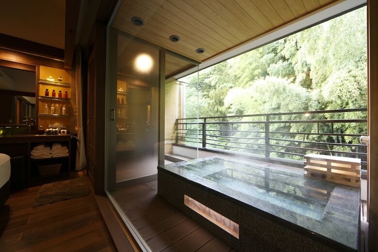Hakone Kamon