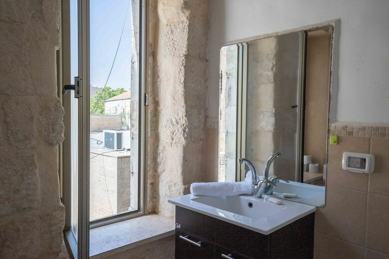 Hotel Jerusalem Home