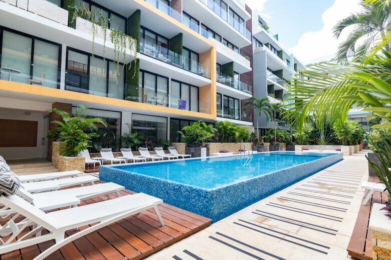 The City Condos By Playa Paradise