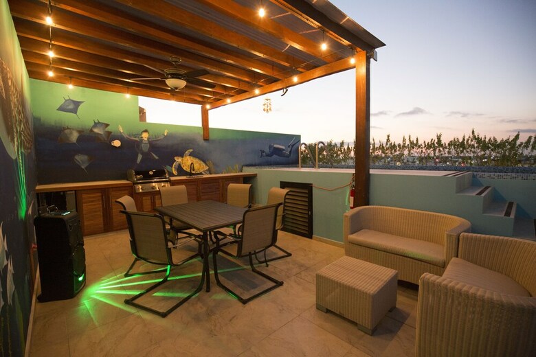 The City Condos By Playa Paradise