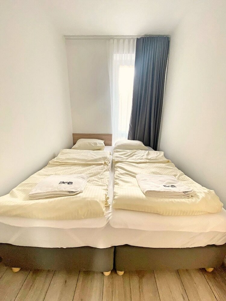 Bob Apartments