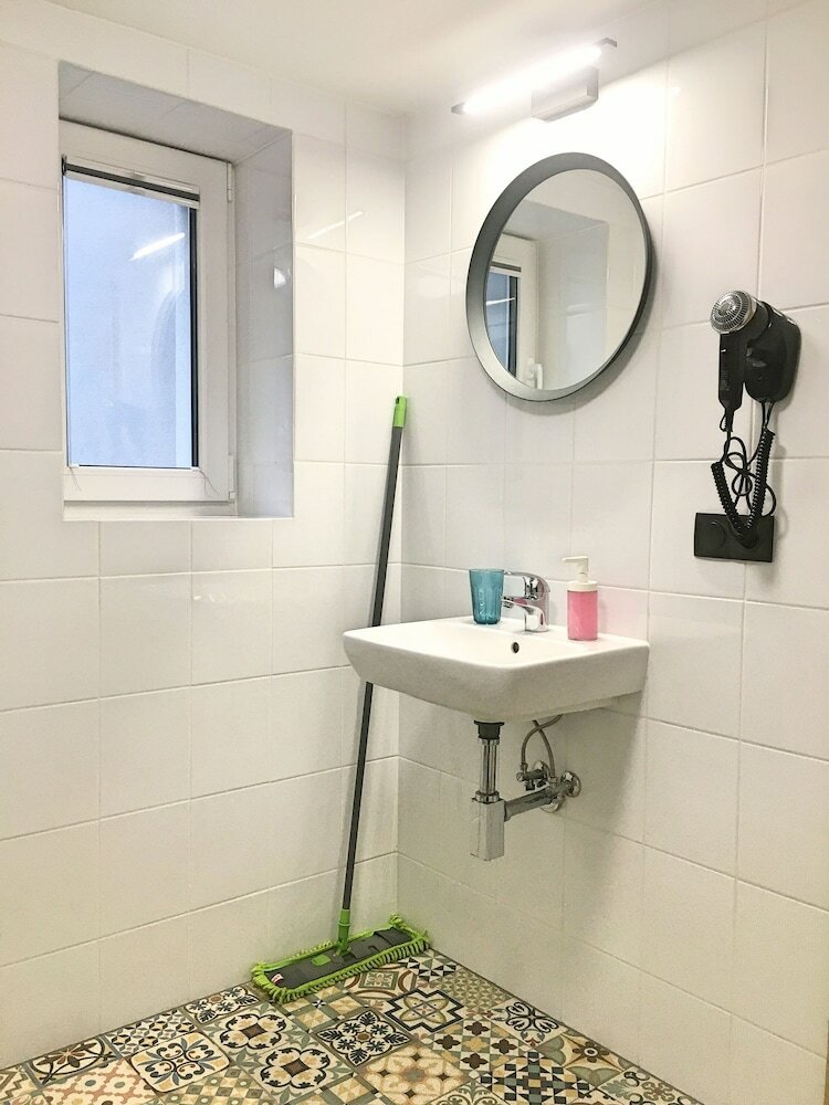 Bob Apartments