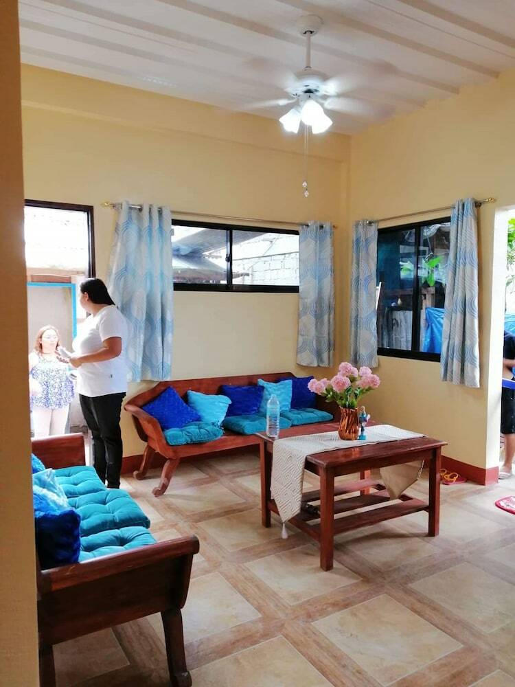 Hostal Yolly's Tourist Inn - Hostel