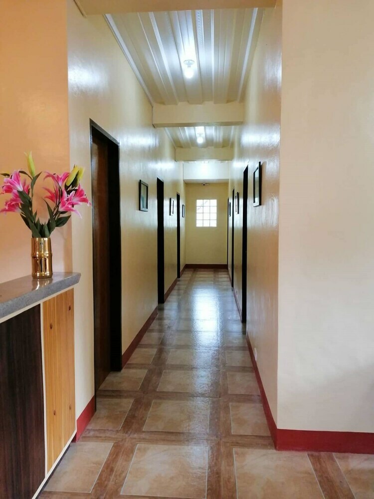 Hostal Yolly's Tourist Inn - Hostel