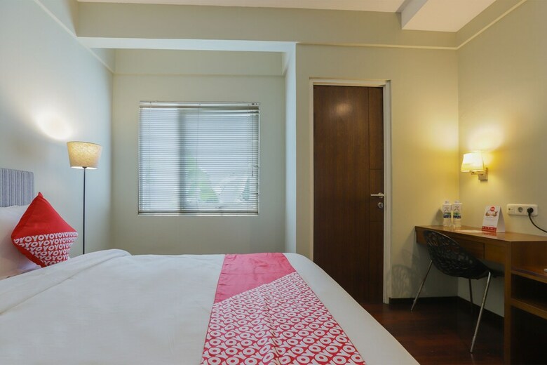 Hotel Oyo 651 Casamora Cilandak Syariah