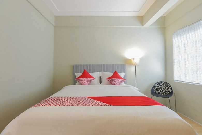 Hotel Oyo 651 Casamora Cilandak Syariah