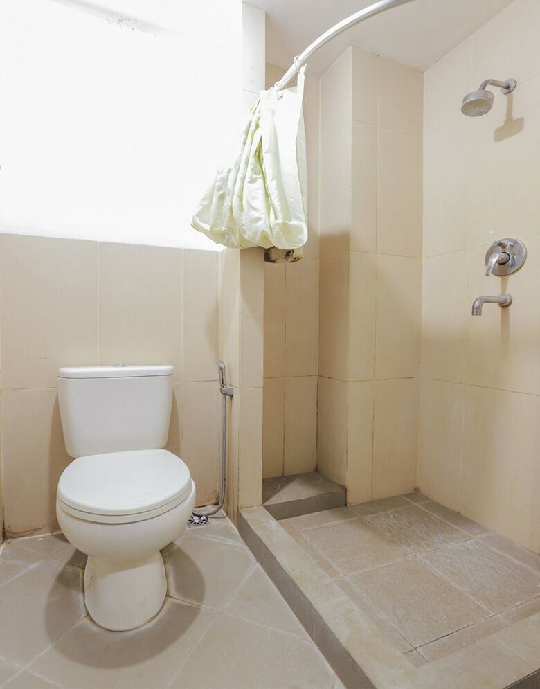 Hotel Oyo 651 Casamora Cilandak Syariah