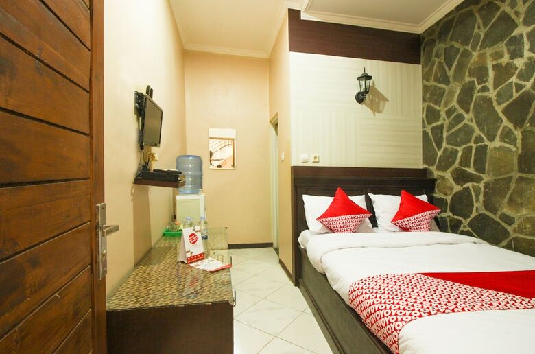 Oyo 820 Abad Baru Hotel