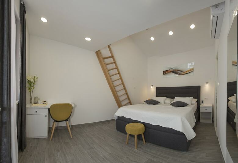 Hotel Central Old Town Rooms