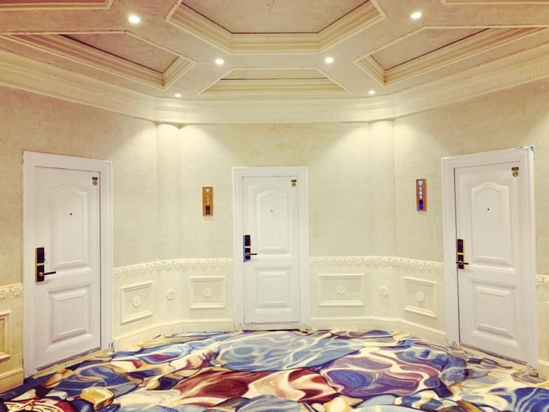 Elegance Hotel