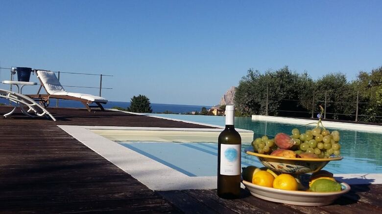 Villa Maria Con Piscina E Vista Mare