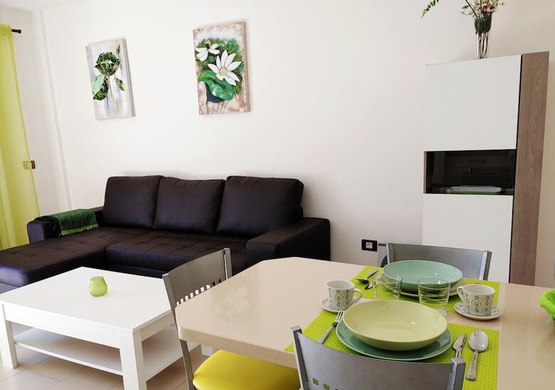Green Apartment In Don Jose