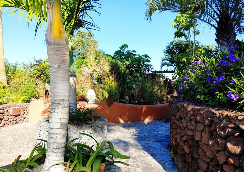 Green Apartment In Don Jose
