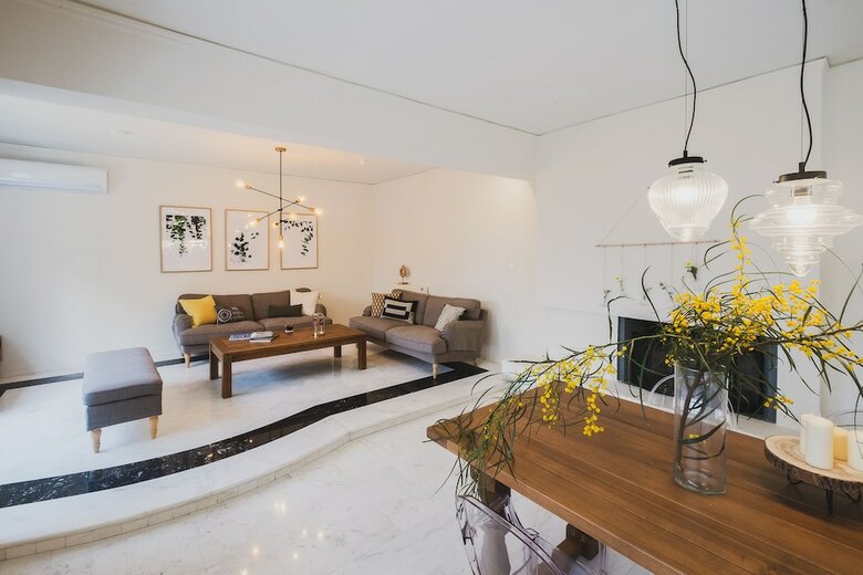 Mid-century Modern Villa Vintage Charm