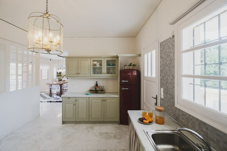Mid-century Modern Villa Vintage Charm