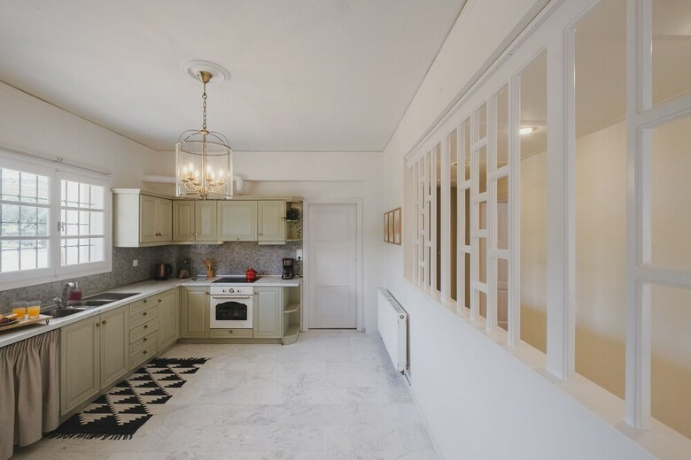 Mid-century Modern Villa Vintage Charm