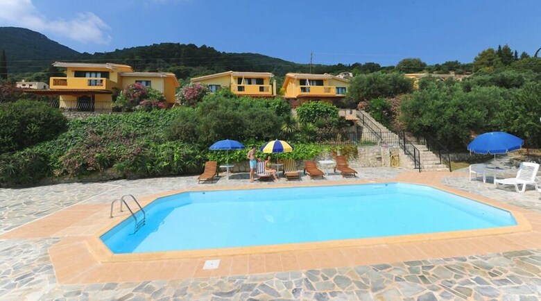 Apartamentos Villa Flisvos