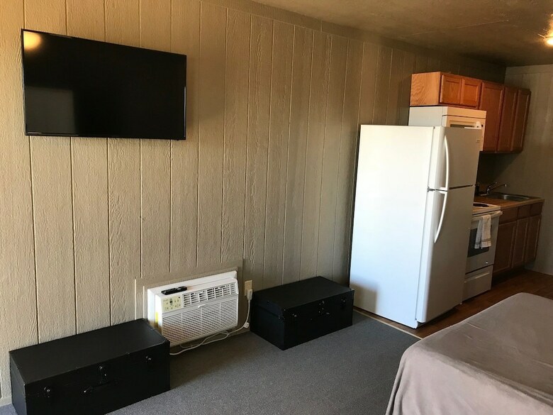 Cabana Railhead Rentals