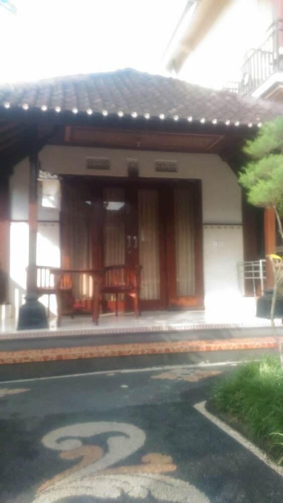 Bed & Breakfast Dewi Antara Homestay
