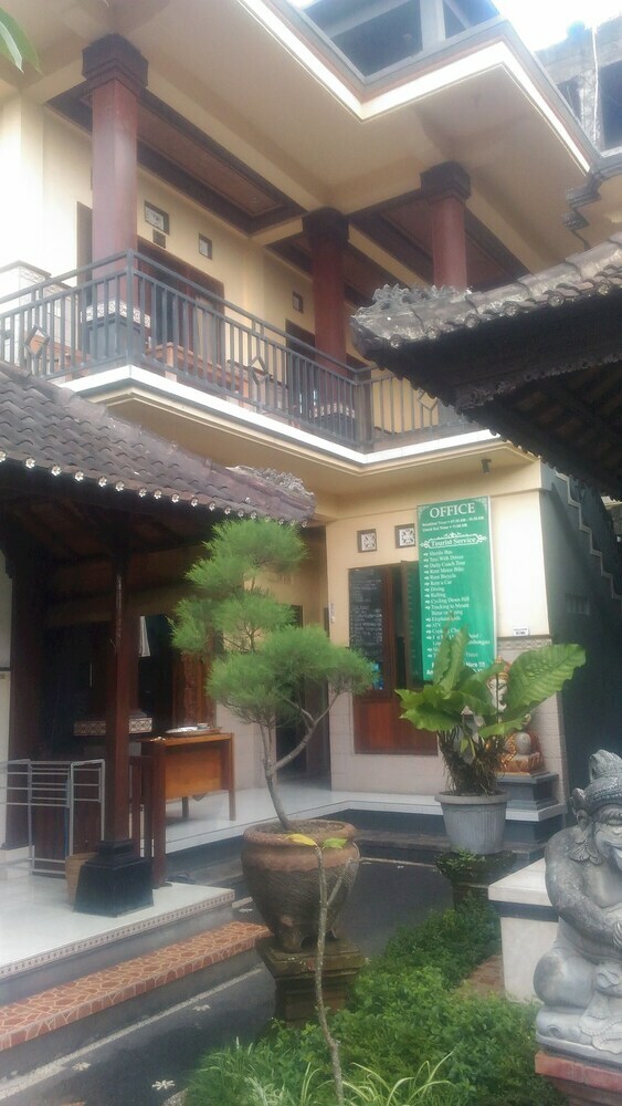 Bed & Breakfast Dewi Antara Homestay