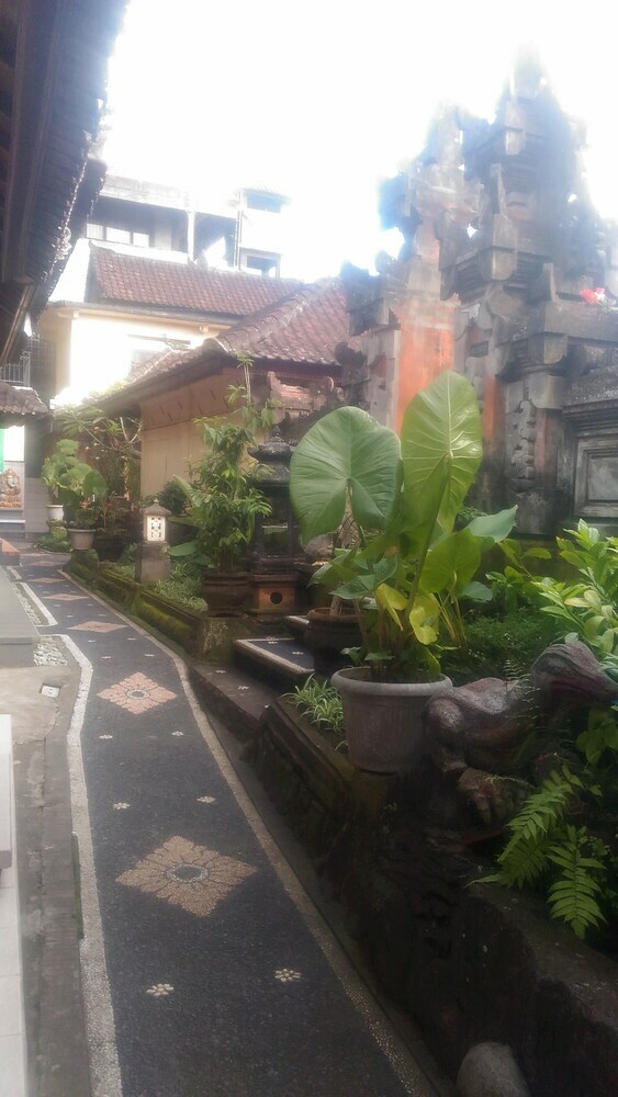 Bed & Breakfast Dewi Antara Homestay