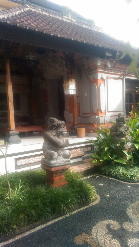 Bed & Breakfast Dewi Antara Homestay