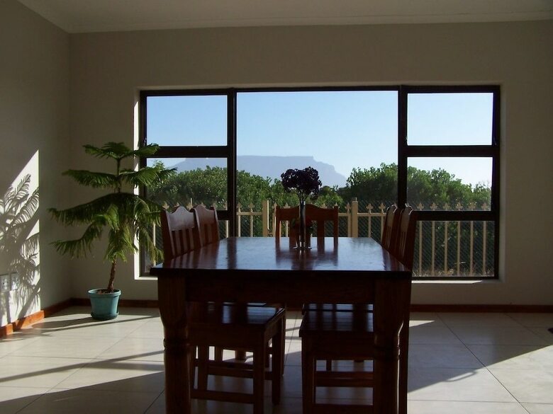 Hotel Cape Oasis Guesthouse