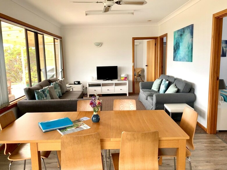 Emu Bay Holiday Homes