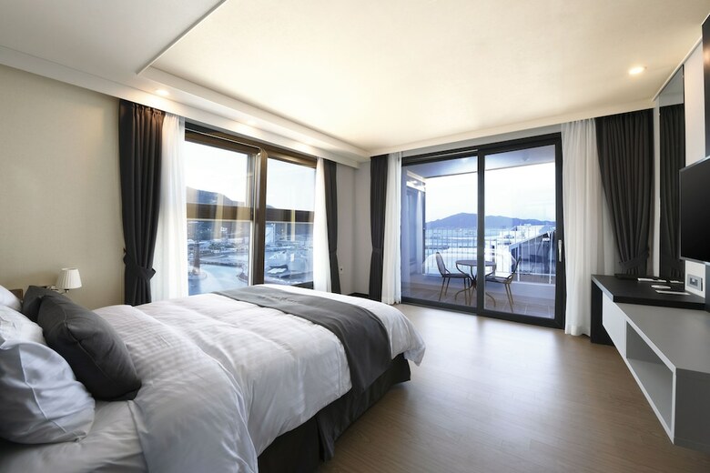 Utop Marina Hotel & Resort