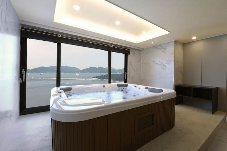 Utop Marina Hotel & Resort