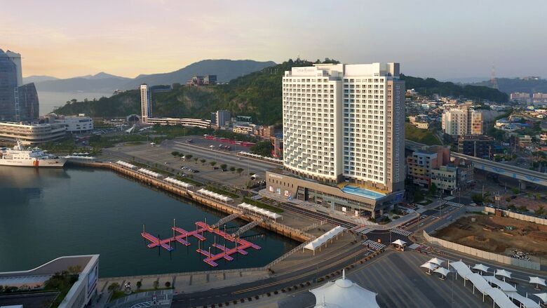 Utop Marina Hotel & Resort